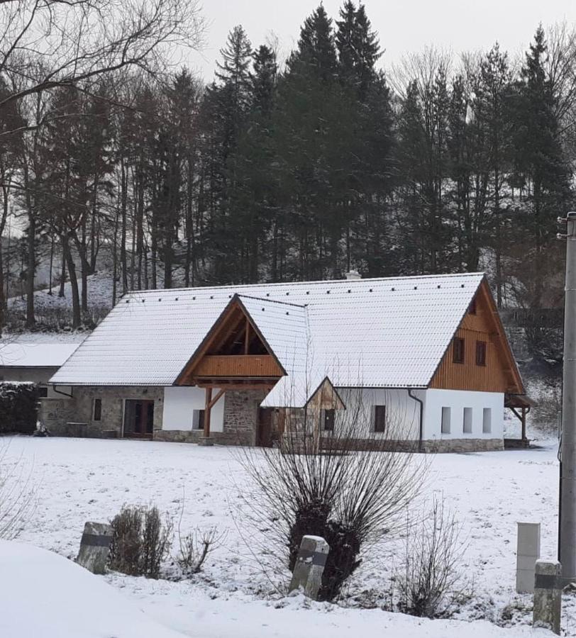 The Retreat Villa Zdarky Exteriör bild